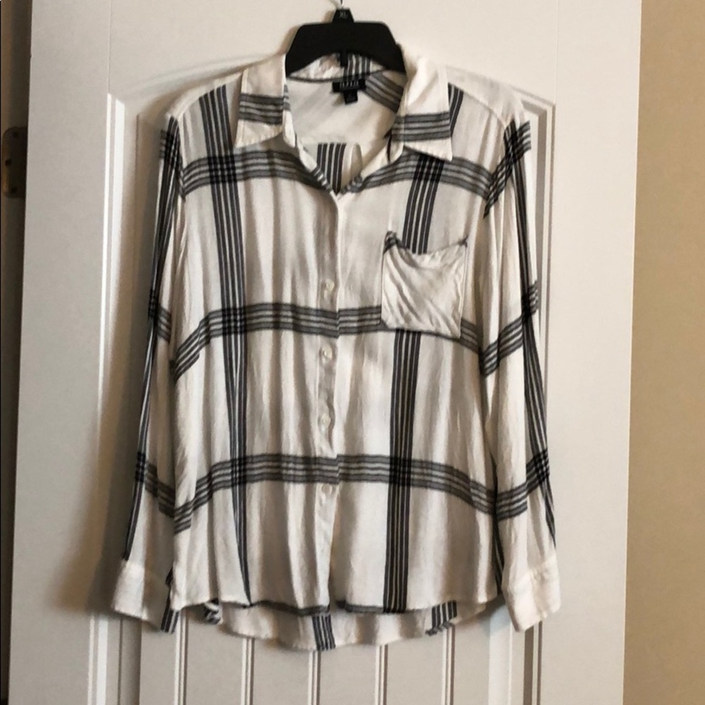 Black and white button down blouse